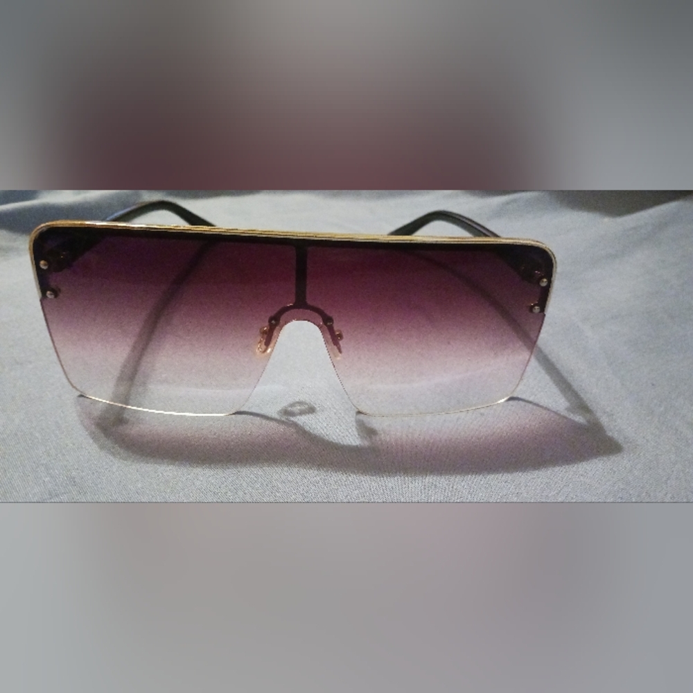Sexy shades